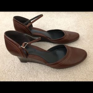 Brown wedge shoes Narrow size